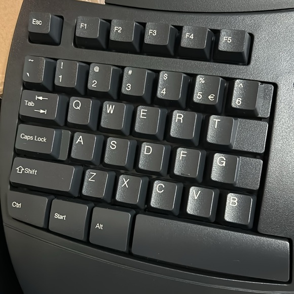 Perixx Periboard-612 wireless ergonomic split keyboard ⌨️ - Picture 8 of 9